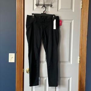 NWT Maternity jeans. Size 8